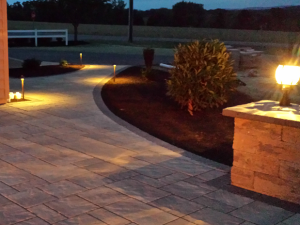 outdoor lighting around paver patio