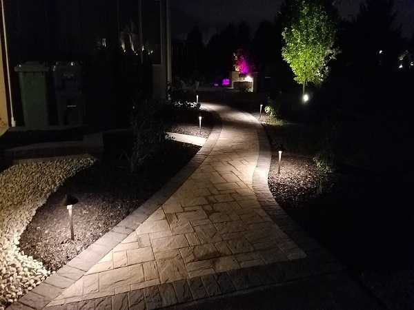 outdoor walkway path lights