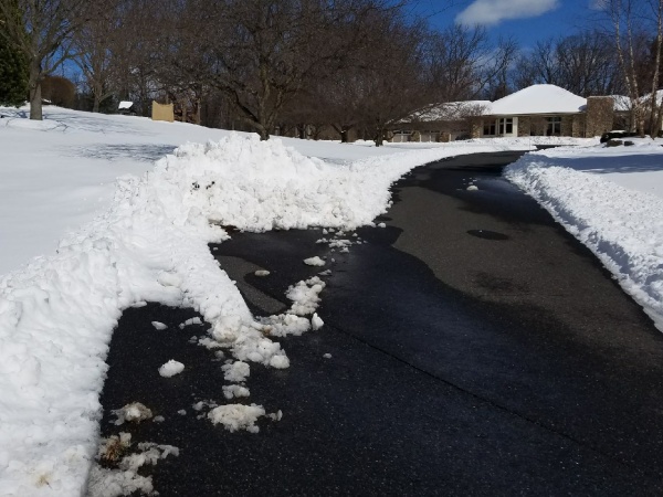 driveway clean of snow